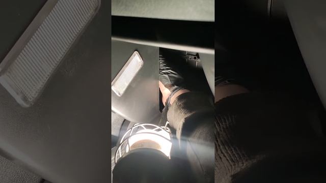 КАК поменять фильтр салона/how to change the cabin filter смотреть онлайн