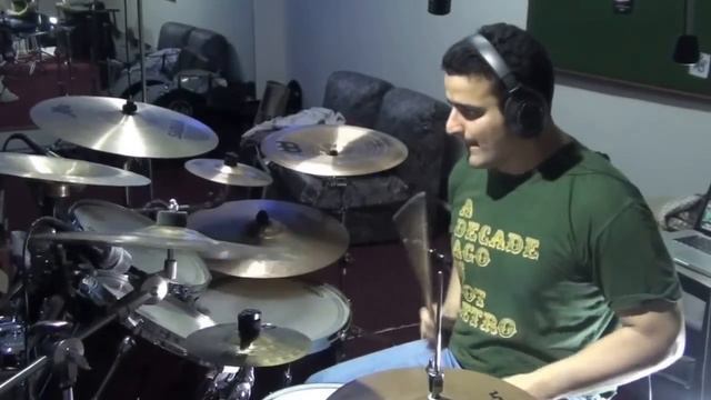 One Two Three Four Get on the Dance Floor - Chennai Express - Drum Cover смотреть онлайн