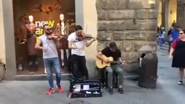 Уличные музыканты в во Флоренции смотреть онлайн