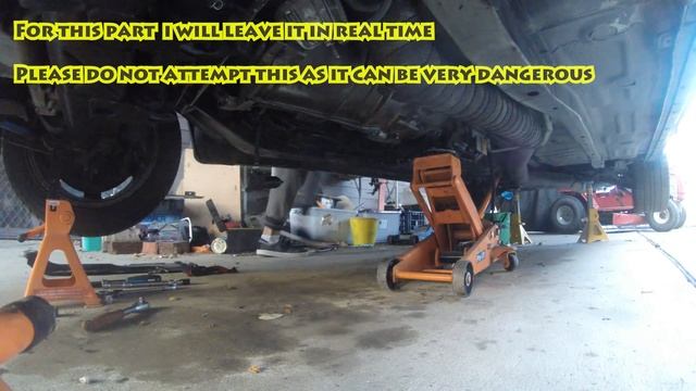 Nissan Skyline R32 GTR | Removing the gearbox solo смотреть онлайн