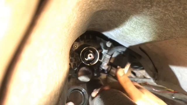 Volvo XC70 2006 USA - AWD Haldex wymiana oleju (Oil, filter change) смотреть онлайн