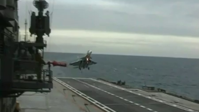 Посадка Су-33 смотреть онлайн