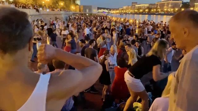 Moscow LIVE. Gorky Park. Friday Dancing