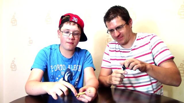 Как сделать катапульту! Простая мини катапульта из прищепки! Деревянное оружие - Отец и Сын №119 смотреть онлайн