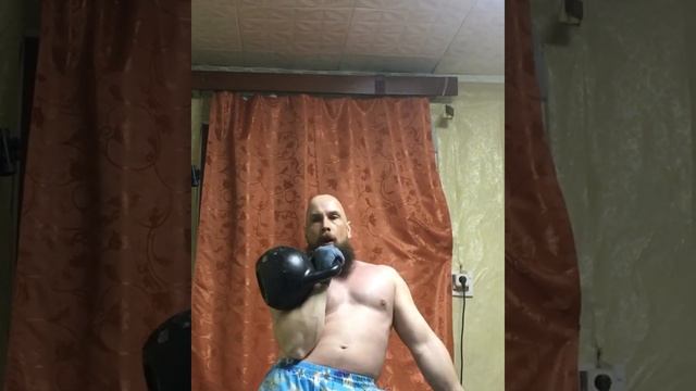 Подъем гири 32кг на 40 раз! Пока это мой рекорд! смотреть онлайн