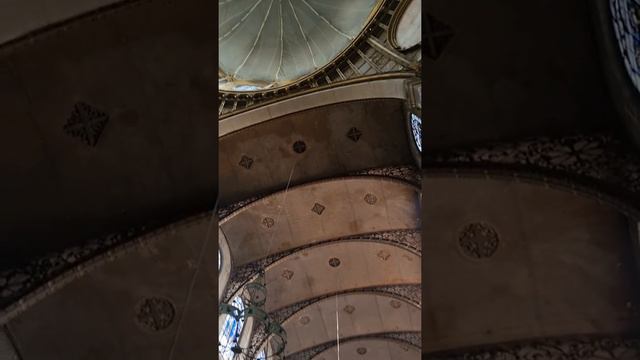 15 сентября 2022 г. Франція, Париж, собор св Августина смотреть онлайн