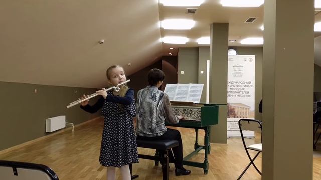 Вика Половникова 7 лет Телеманн Соната фа мажор I часть смотреть онлайн