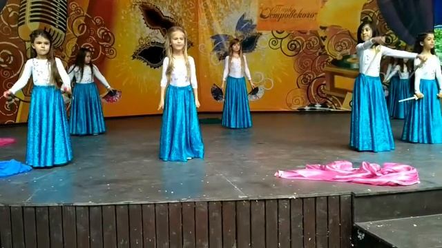 День защиты детей. Мое выступление. Чуть не слетела юбка? смотреть онлайн