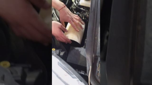 FORD KUGA EcoBoost, 1500 sm³, 150 HP - Benzin 2018 model. AIR FILTER changing . смотреть онлайн