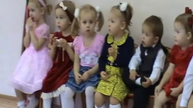 Осенний праздник в ясельной группе "Василек" 2014 смотреть онлайн