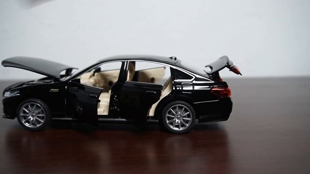 Mini Toyota Crown 1:32 Scale Model - Adult Hobbies смотреть онлайн