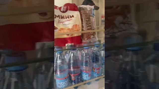 Чтобы добраться до Геленджика, нужно приехать на поезде в Новороссийск, а потом на авто до курорта смотреть онлайн