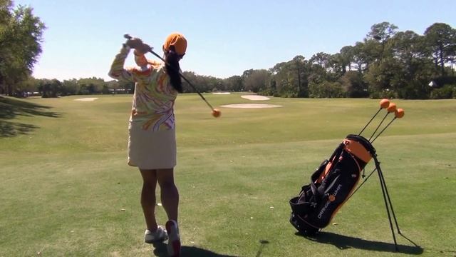 MEGAN PADUA, PGA & LPGA, DEMONSTRATES HOW THE ORANGE WHIP CAN HELP YOUR GOLF GAME. смотреть онлайн