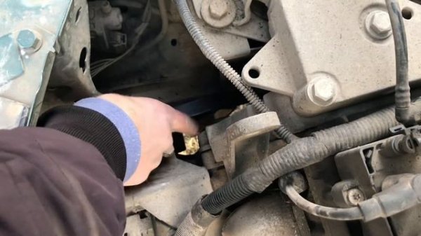 Замена ремня генератора на Рено симбол