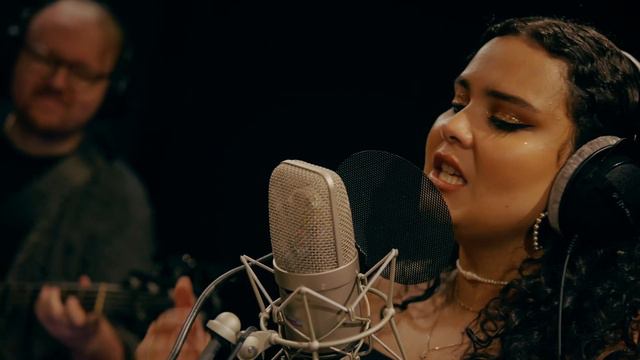 Nidoo - Stronger Than Me (Amy Winehouse Cover)⎮Live at G7 Studios смотреть онлайн