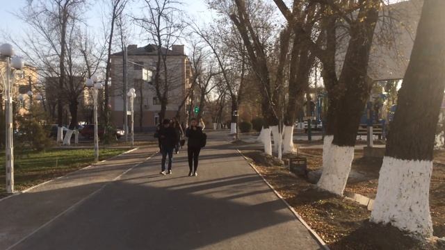Тараз (Джамбул) Видео-панорама на перекрестке ул Толе би у ТарГУ (Технологический институт) смотреть онлайн