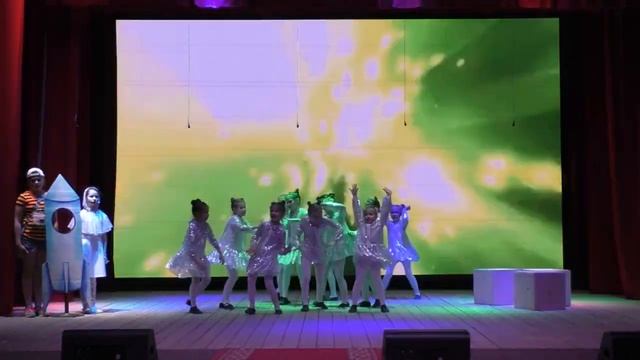 Спектакль ВОЛШЕБНИЦА ИЗ КОСМОСА народный коллектив детский театр студия Палитра радости Красноармей смотреть онлайн