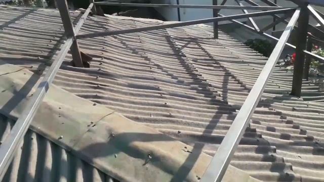 Платформа для солнечных батарей  над строением