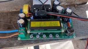 Последовательное соединение dc-dc преобразователей, подключенных к своим солнечным панелям. 190 В