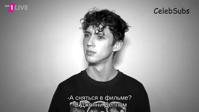 Трой Сиван отвечает на вопросы 1LIVE| Troye Sivan Rus Sub