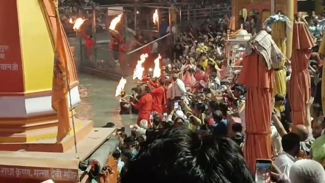 Sandhya Aarti full Darshan at Haridwar😍| Last day in Haridwar 🥰#trending #vlog#viral@anublogger9787 смотреть онлайн