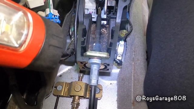 How to Replace the Gear Shift Bushing (Shift Linkage) on a 2004 Toyota 4Runner! смотреть онлайн