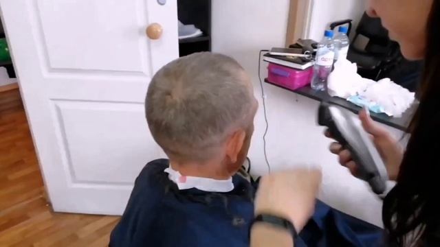 ?Как подстричь мужскую стрижку в 2е насадки.