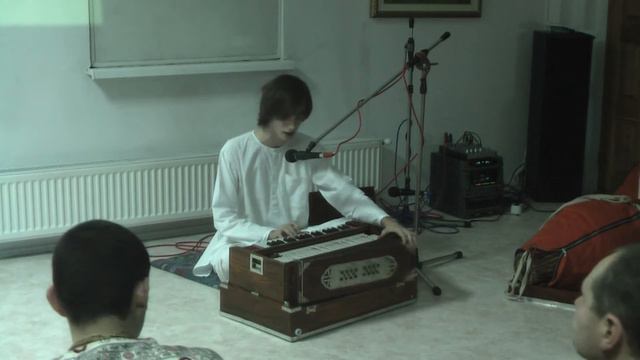 Стаса прабху - киртан (Кишиневская ятра- Н.Г. 2012) смотреть онлайн