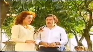 Virginia Vallejo entrevista a Pablo Escobar en el basurero de Medellín.