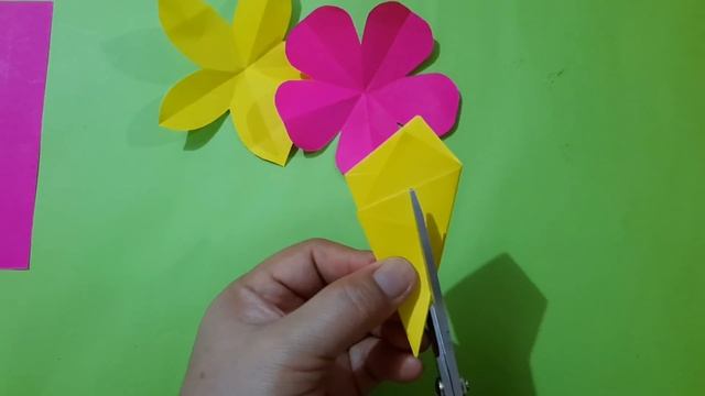 Five petal paper flower cutting / How to make paper flower. смотреть онлайн