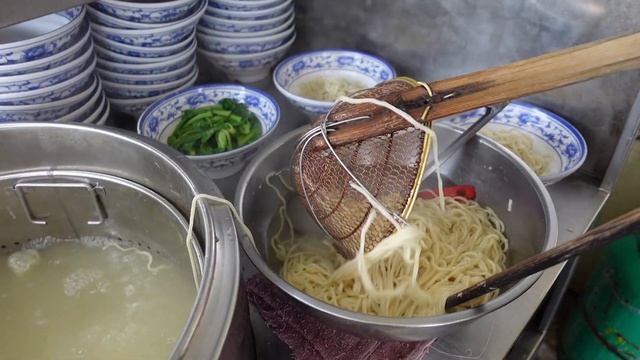 King Of Beijing Ramen! That Sold 500 Bowls A Day! Chinese Food - Cambodian Street Food