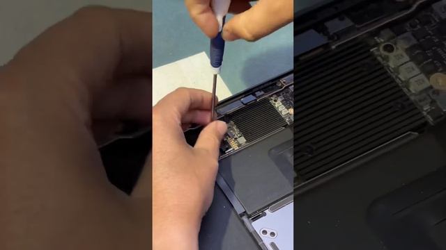 MacBook Air 2019 перестал заряжаться и включаться смотреть онлайн