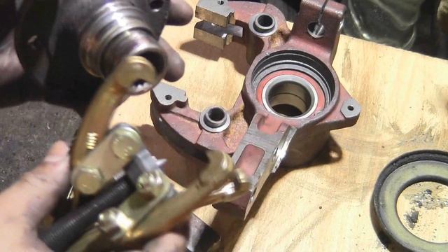 Замена поворотного кулака (ЗАЗ, Таврия, Славута)