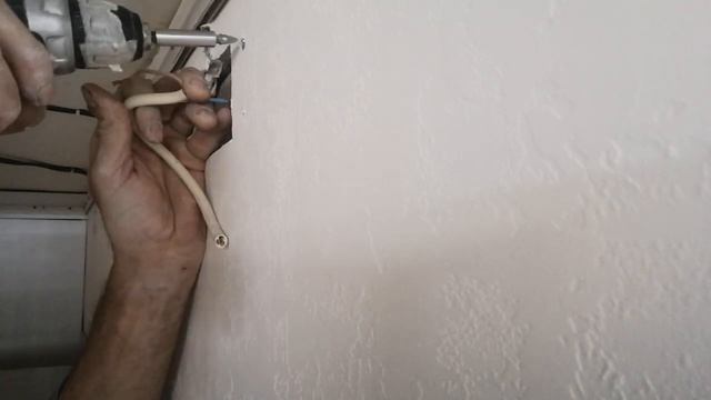 Заделать дыры в гипсокартоне своими руками смотреть онлайн