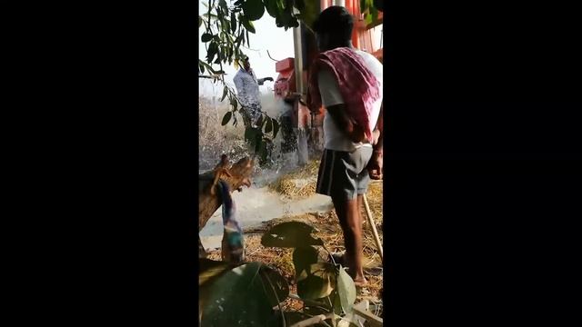 bore well drilling atometic coming out water 150 feet depth смотреть онлайн