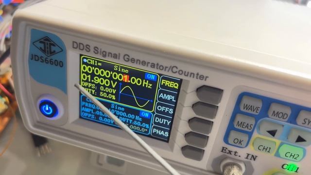 МОЩНЫЙ усилитель синусоидального (не)звука на РЕЛЕ и ключе. смотреть онлайн