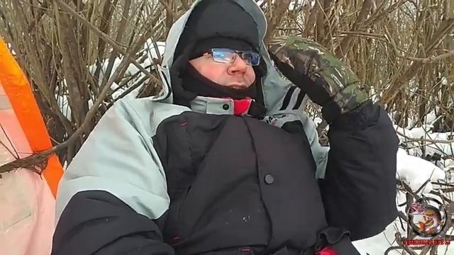 Зимний костюм первый сезон смотреть онлайн