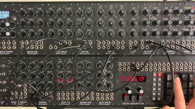 Erica Synths Techno System (Hats/Toms/Snare/Claps) смотреть онлайн
