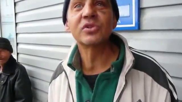 Когда бомж талантливей многих современных артистов... смотреть онлайн