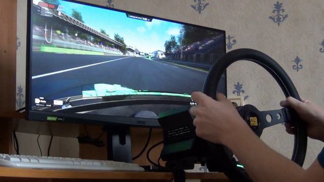 Рулевая база Moza R9 + автомобильная спортивная баранка смотреть онлайн