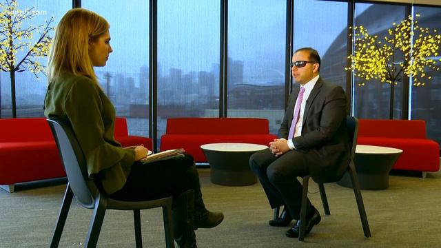 'I'm Iranian-America': Washington Lt. Gov. Cyrus Habib reacts to reports of border detainment смотреть онлайн