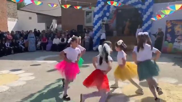 Первый звонок | Танец «Хорошее настроение» смотреть онлайн