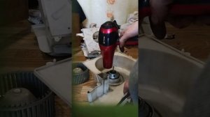 Ниссан примера р 12 достаем мотор печки из корпуса