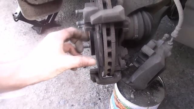 Замена передних тормозных колодок на ФОРД ФОКУС 3. смотреть онлайн