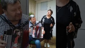 Поет Галина Прозорова. Гармонист Василий Сударев.