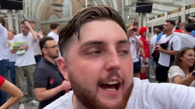 London Liverpool Street walk | England football fans Celebration before match in Liverpool Street смотреть онлайн