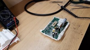 Стиральная машина аристон ошибка f06 скачёк напряжения.