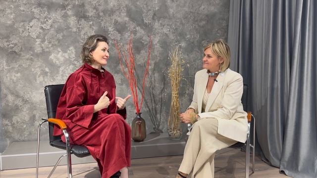 «Стильная гостиная» SOLLERY FASHION. Эпизод 2. Анна Фрейман - тренер по речи, голосу и харизме смотреть онлайн