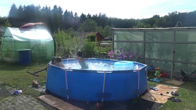 купание и работа на даче смотреть онлайн