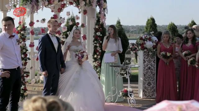 Ведущая выездной свадебной церемонии Ника Новак смотреть онлайн